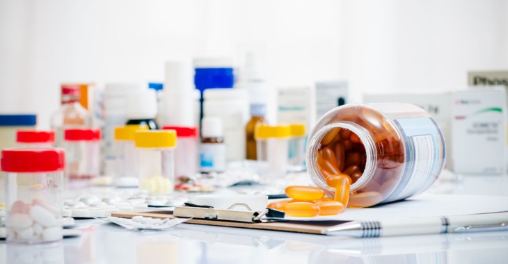 MZ: prace nad zasadami sprzedaży leków w sklepach – wstrzymane