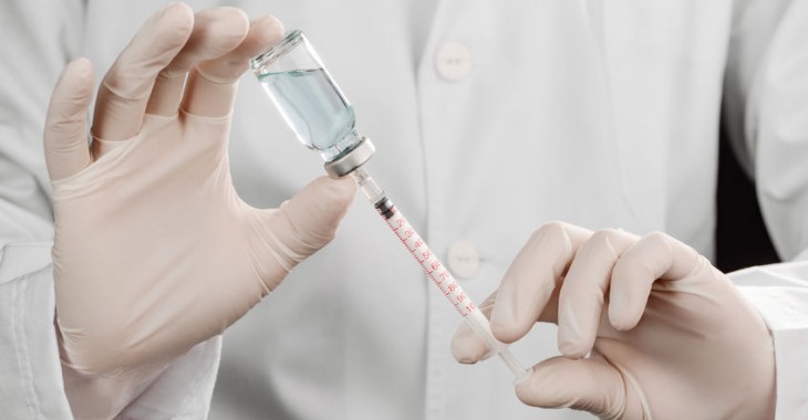Stanowiska eksperckie w sprawie szczepionki AstraZeneca przeciw COVID-19 i zakrzepicy