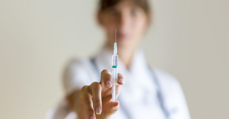 Amantadyna czy szczepienie przeciw COVID-19 – czego Polacy szukają w sieci